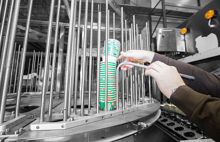 Линия по фасовке и упаковке жидких и пастообразных молочных продуктов в пластиковый стаканчик
